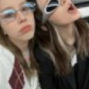 Meet your Posher, Mara